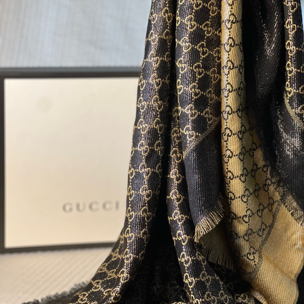 Brand new, authentic New Gucci Silk shawl/scarf - Picture 2 of 11